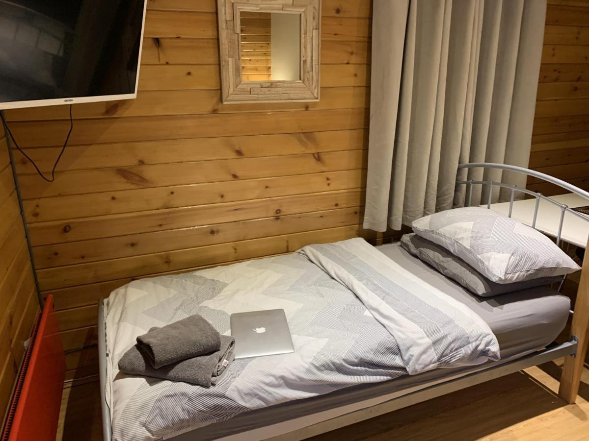 Southernwood - Garden 5 * Didcot